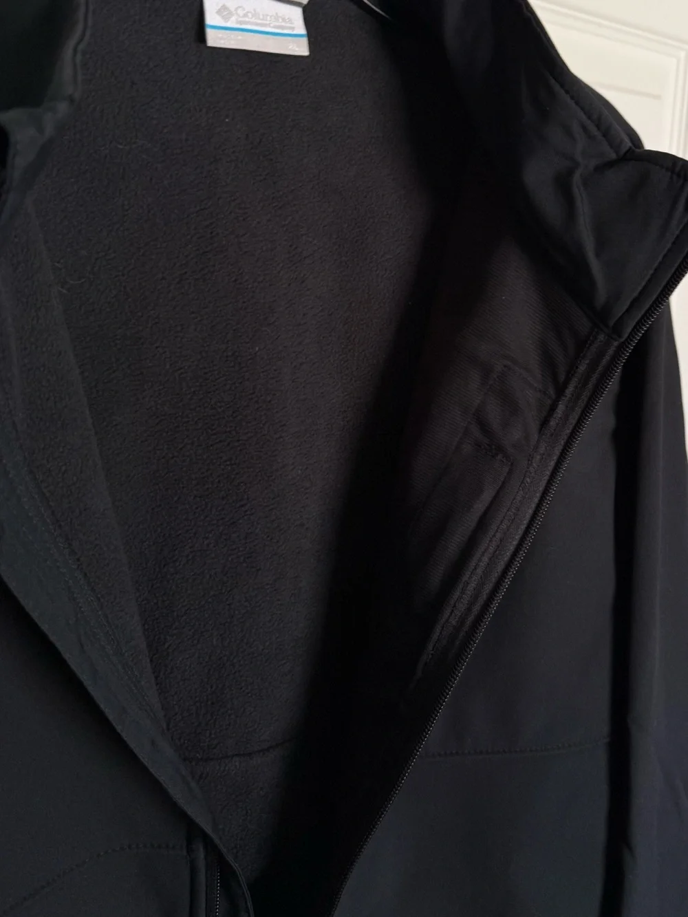 Columbia Ascender Softshell Jacket - Black. XL